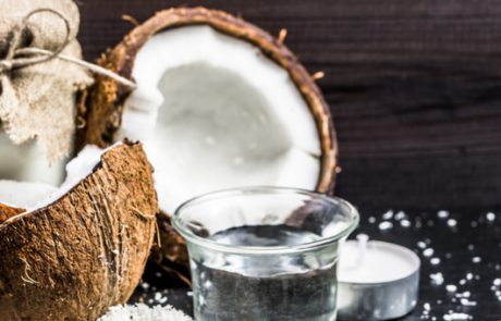 סופרפוד או רעל? – מה שהמומחים מספרים על שמן הקוקוס