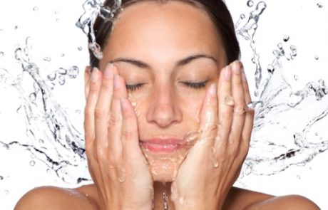 לא רק מים וסבון: עור הפנים שלכן לא באמת נקי כמו שחשבתן