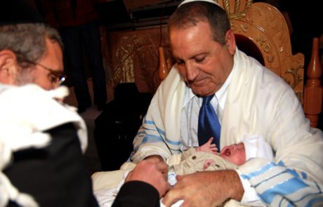 מחקר חדש חושף: ברית מילה מעלה את הסיכון למוות בעריסה